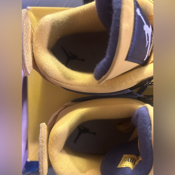 Jordan 4 lightning sz11 - Picture 3 of 8